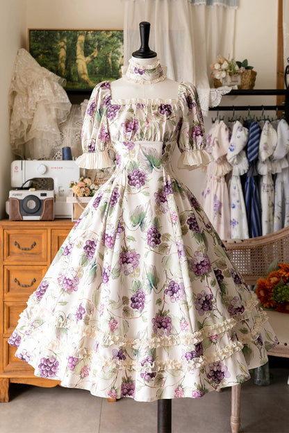 White [basket of the Forest] Square Collar Short Sleeves Little Grape Printed Ruffled Classic Lolita Dress
