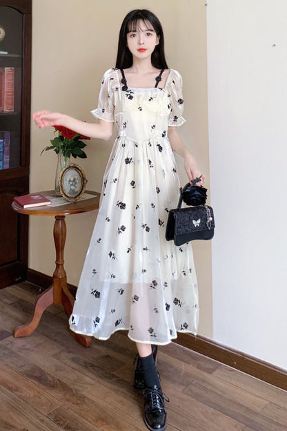 Classic Vintage Dress with a Flattering Fit
