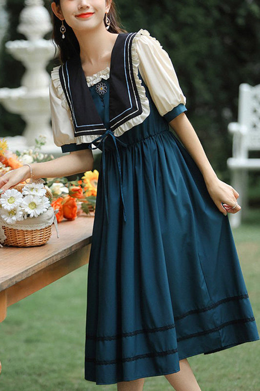 Finely Styled Dress with a Classic Vintage Look