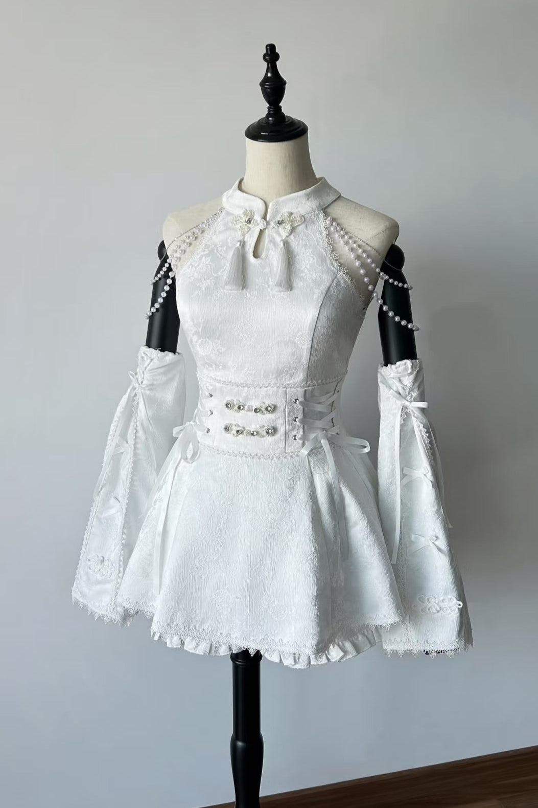 [reserved Item] Mine China Stand Top + Ruffle Pants + Accessories