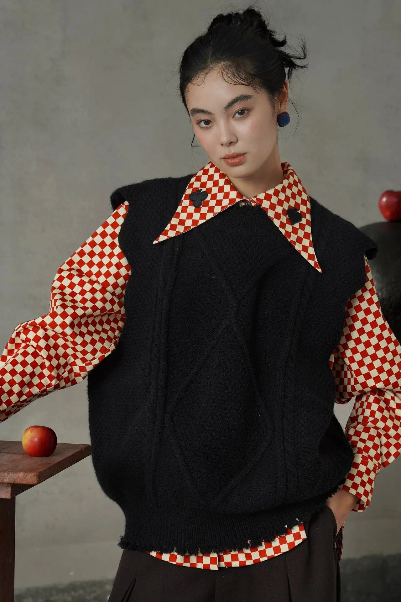Retro Mode Dark Knit Vest