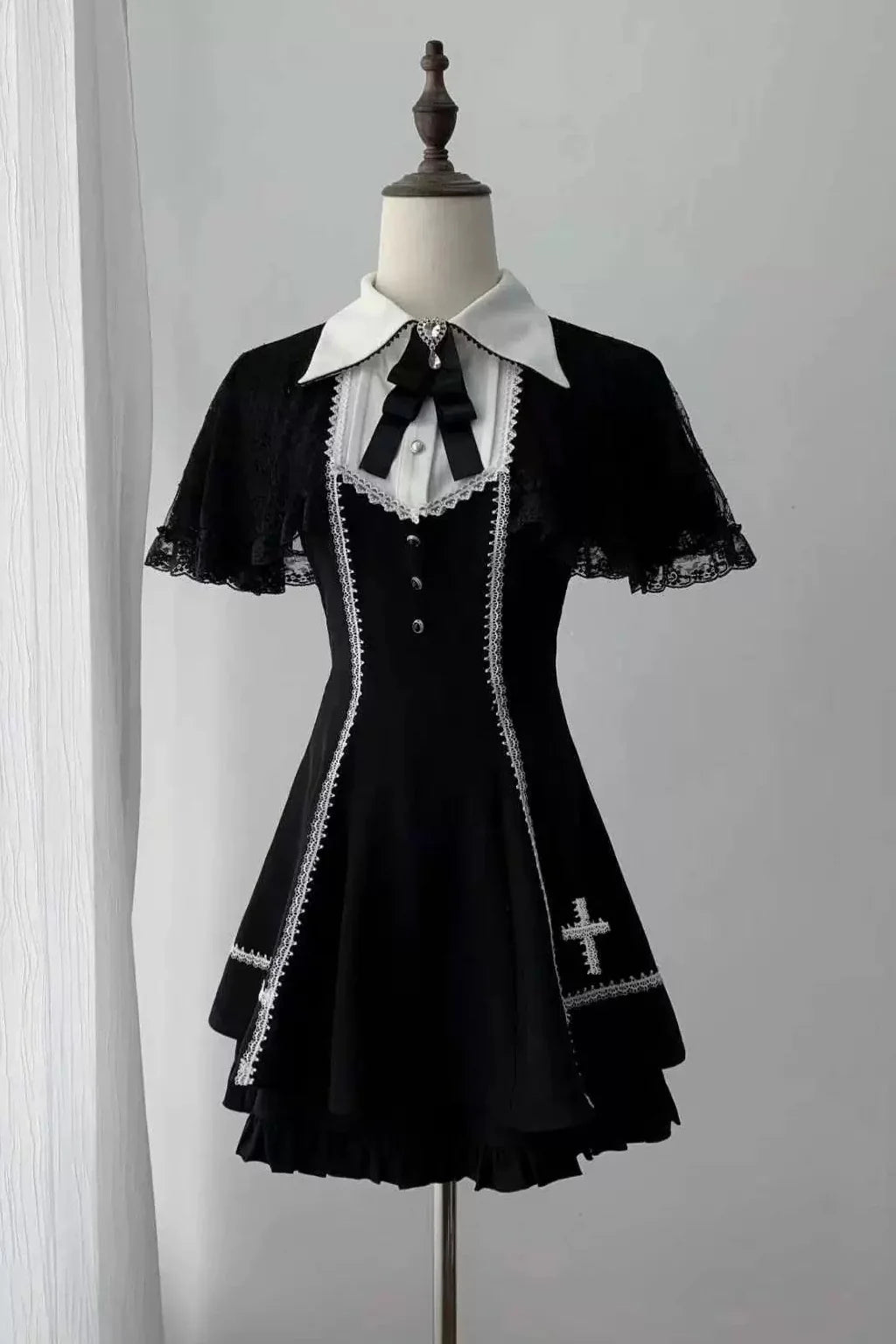 [pre-order Deadline: April 29] Black Gothic Cape Sleeve Cross Detail Ribbon Collar Dress Set