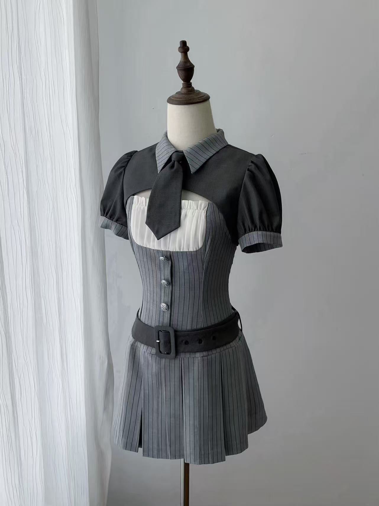[pre-order Deadline: April 15] Gray Pinstripe Tie Collar Short Jacket Dress Full Set + Jewel Casquette