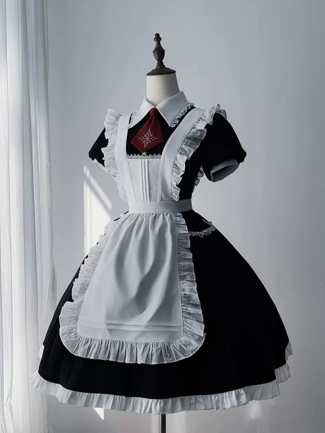 [pre-order Deadline: April 29] Black X White Gothic Lace Red Tie Collar Lolita Dress Type A/b