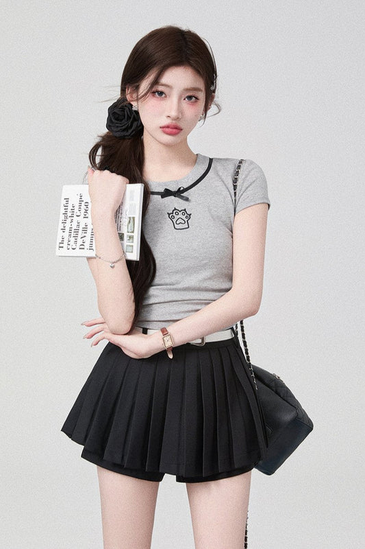 Color Cat Paw T-shirt + Short Skirt + Black Pleated Culottes