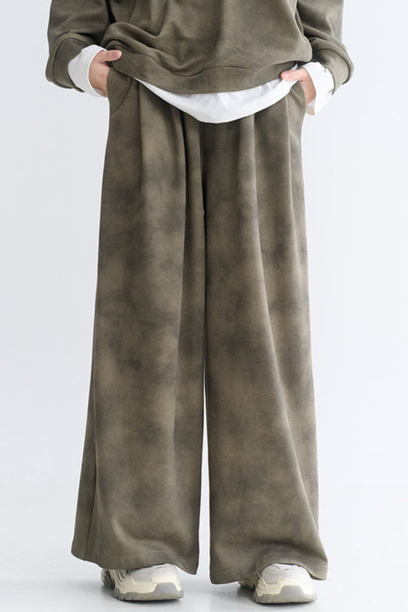 Museum Style Relaxed Top + Loose Pants