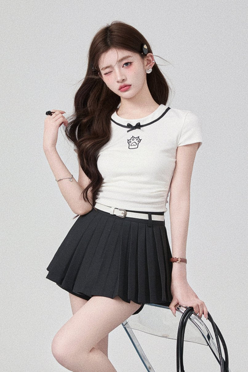 Color Cat Paw T-shirt + Short Skirt + Black Pleated Culottes