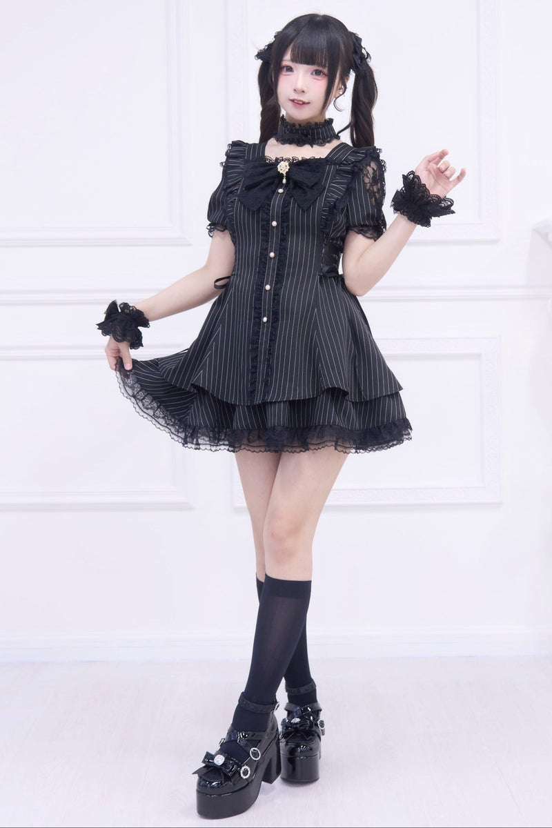 Jirai Stripe Lace Puff Sleeve Top + Short Skirt
