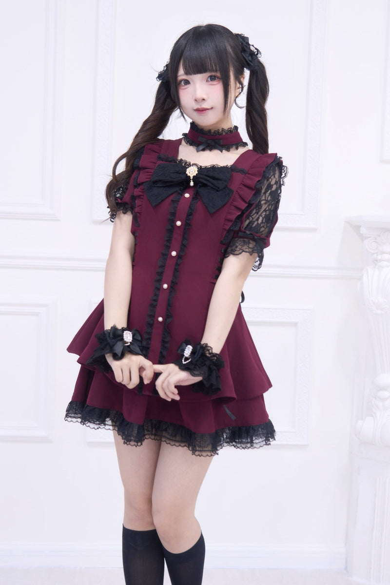 Jirai Stripe Lace Puff Sleeve Top + Short Skirt