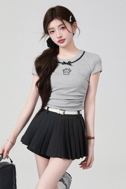 Color Cat Paw T-shirt + Short Skirt + Black Pleated Culottes