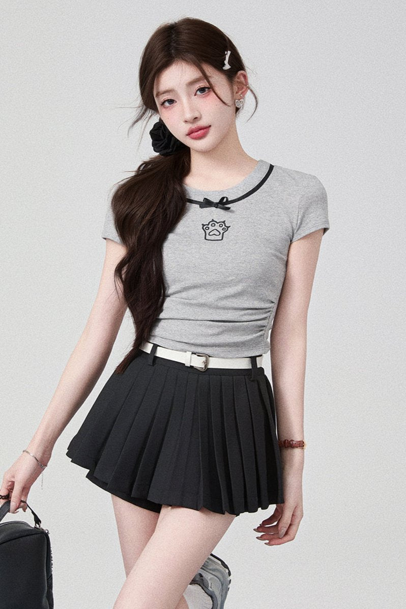 Color Cat Paw T-shirt + Short Skirt + Black Pleated Culottes