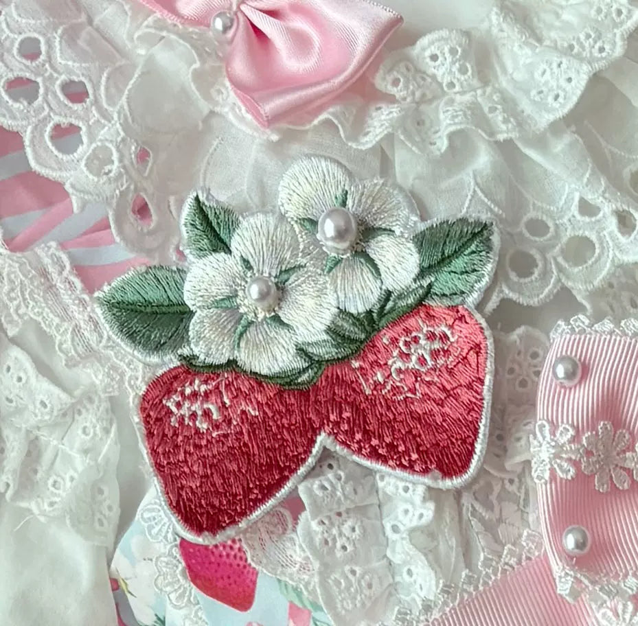 [pre-order Deadline: April 29] Strawberry Rabbit Print Lace Ribbon Sweet Dress + Complete Set
