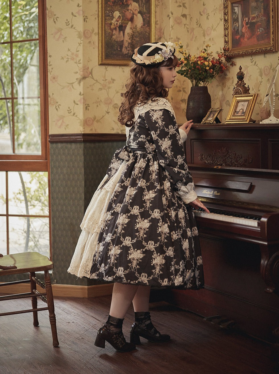 [pre-order] Antique Flower Wall Lolita Retro Cake Pendant Dress