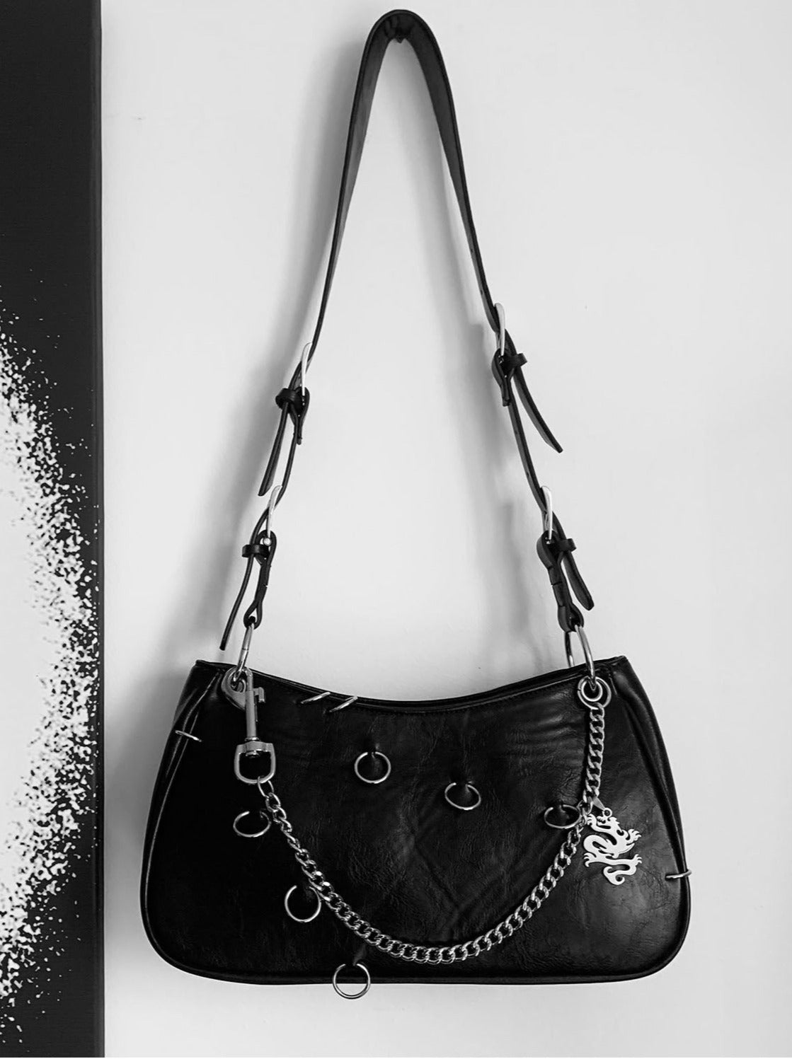Retro Punk Metal Ring Chain Oil Wax Leather Bag