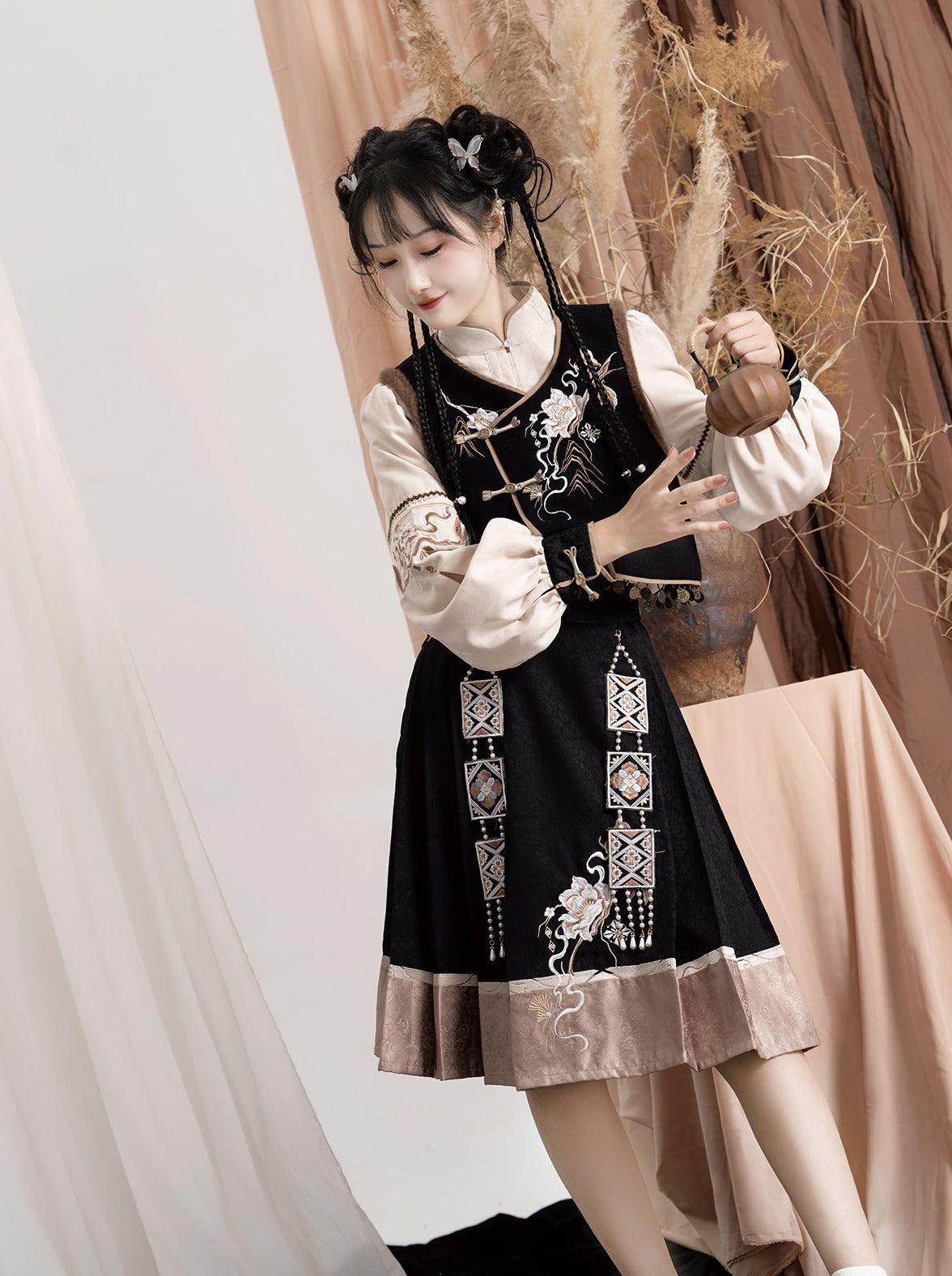 Exotic Flower Vest + Flare Skirt + Balloon Sleeve Blouse + Shoulder Bag
