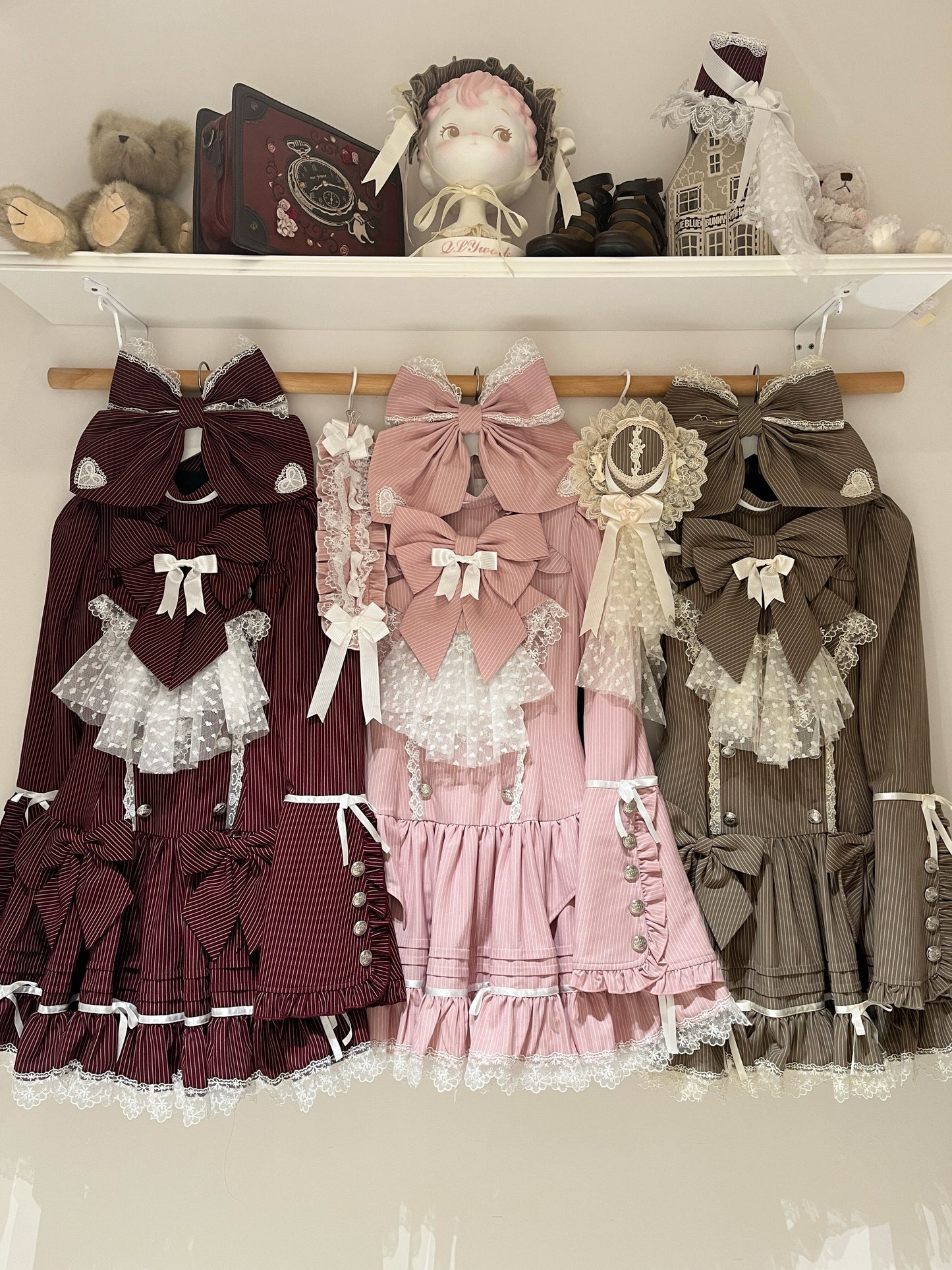 [pre-order Deadline: April 25] Phantom Cat Sweet Ribbon Stripe Lace Bell Sleeve Lolita Dress