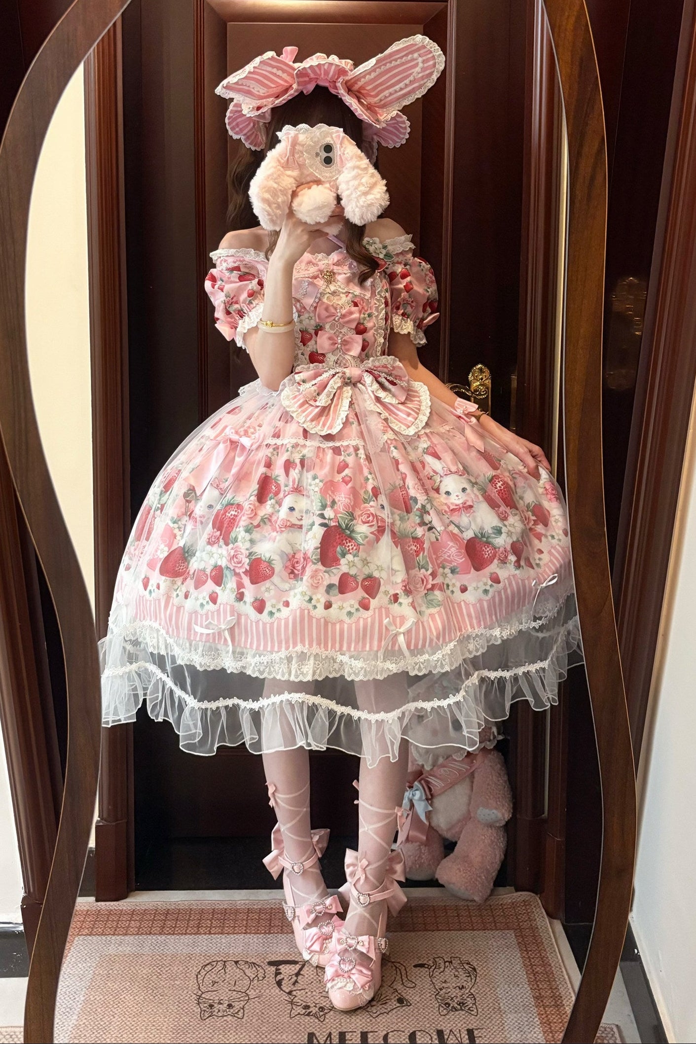 [pre-order Deadline: April 29] Strawberry Rabbit Print Lace Ribbon Sweet Dress + Complete Set
