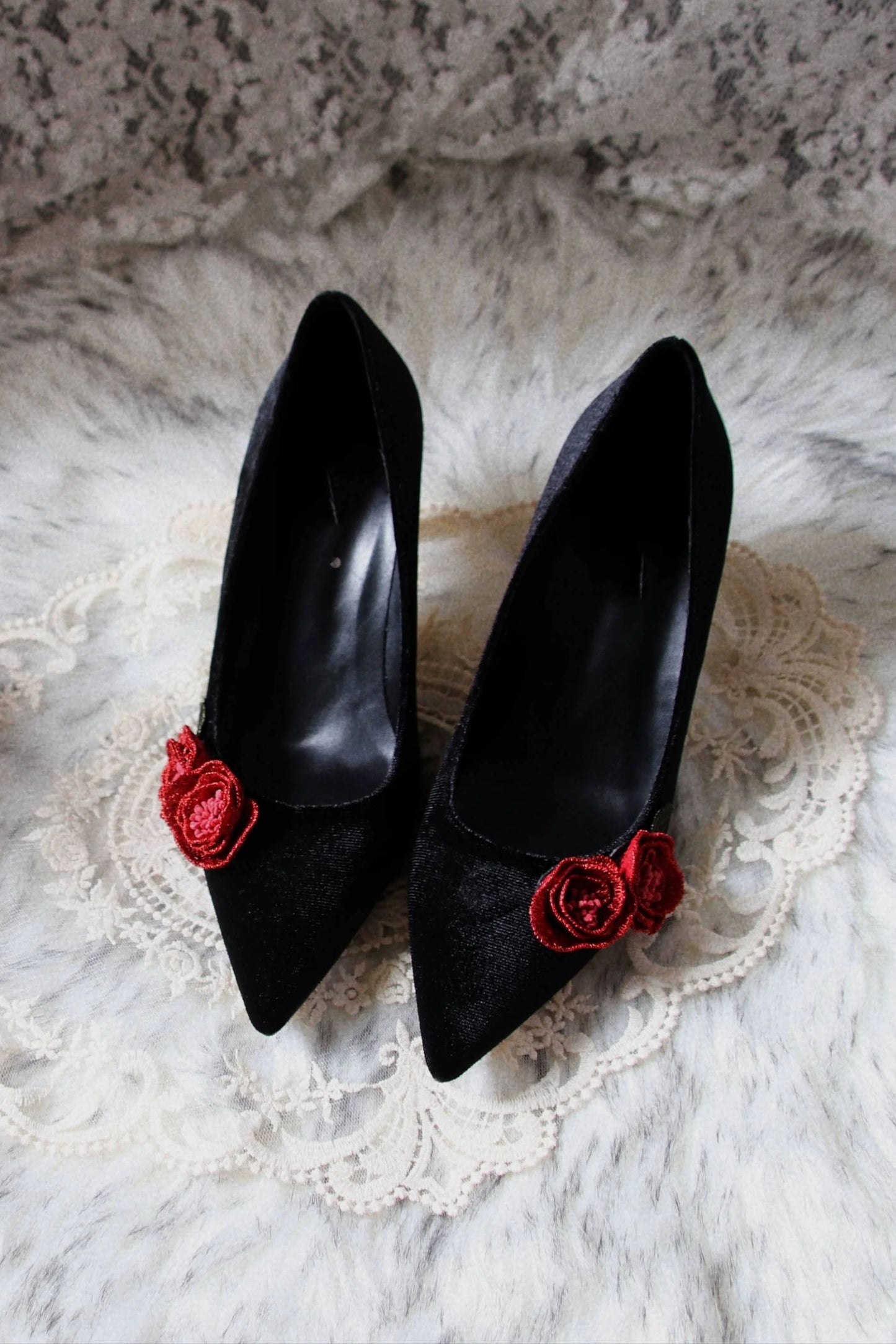 Rose Story Retro Pointed Toe Leather Velvet Heels