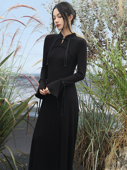 Retro Chinese-style Buckle Bell Sleeve Knit Long Dress