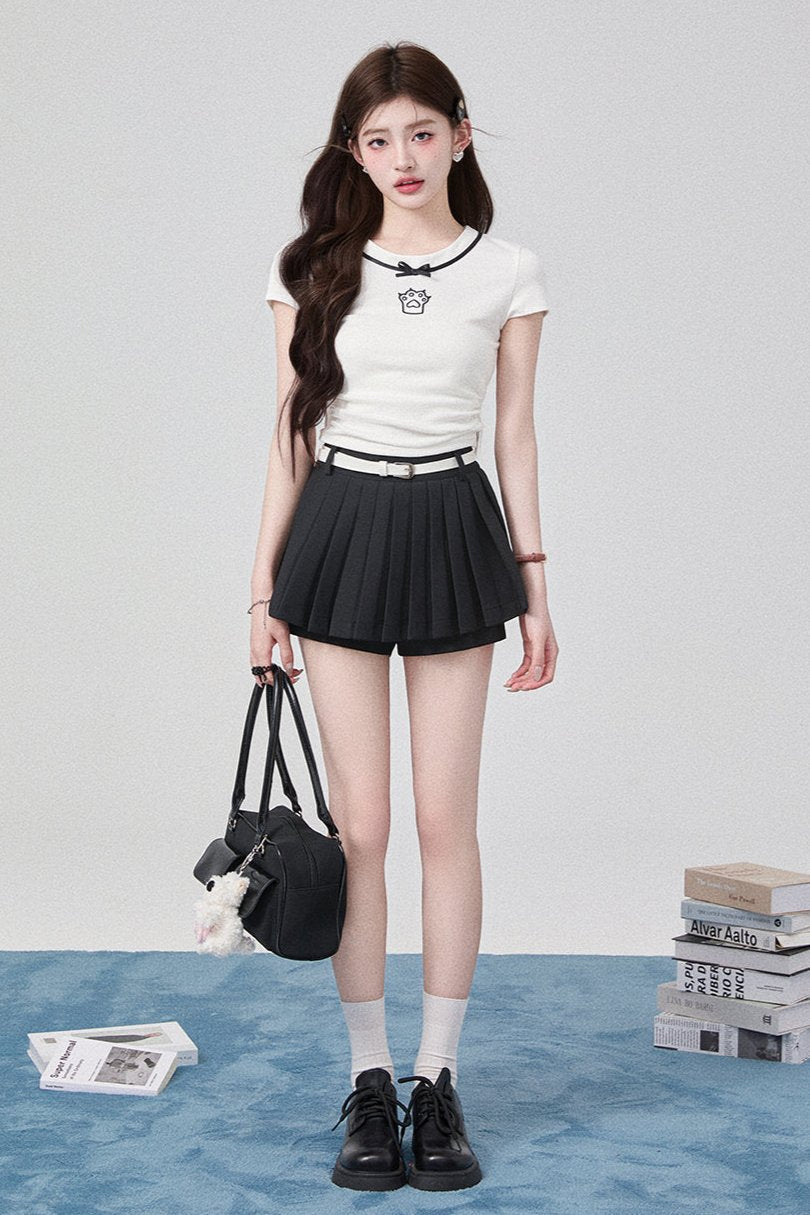 Color Cat Paw T-shirt + Short Skirt + Black Pleated Culottes