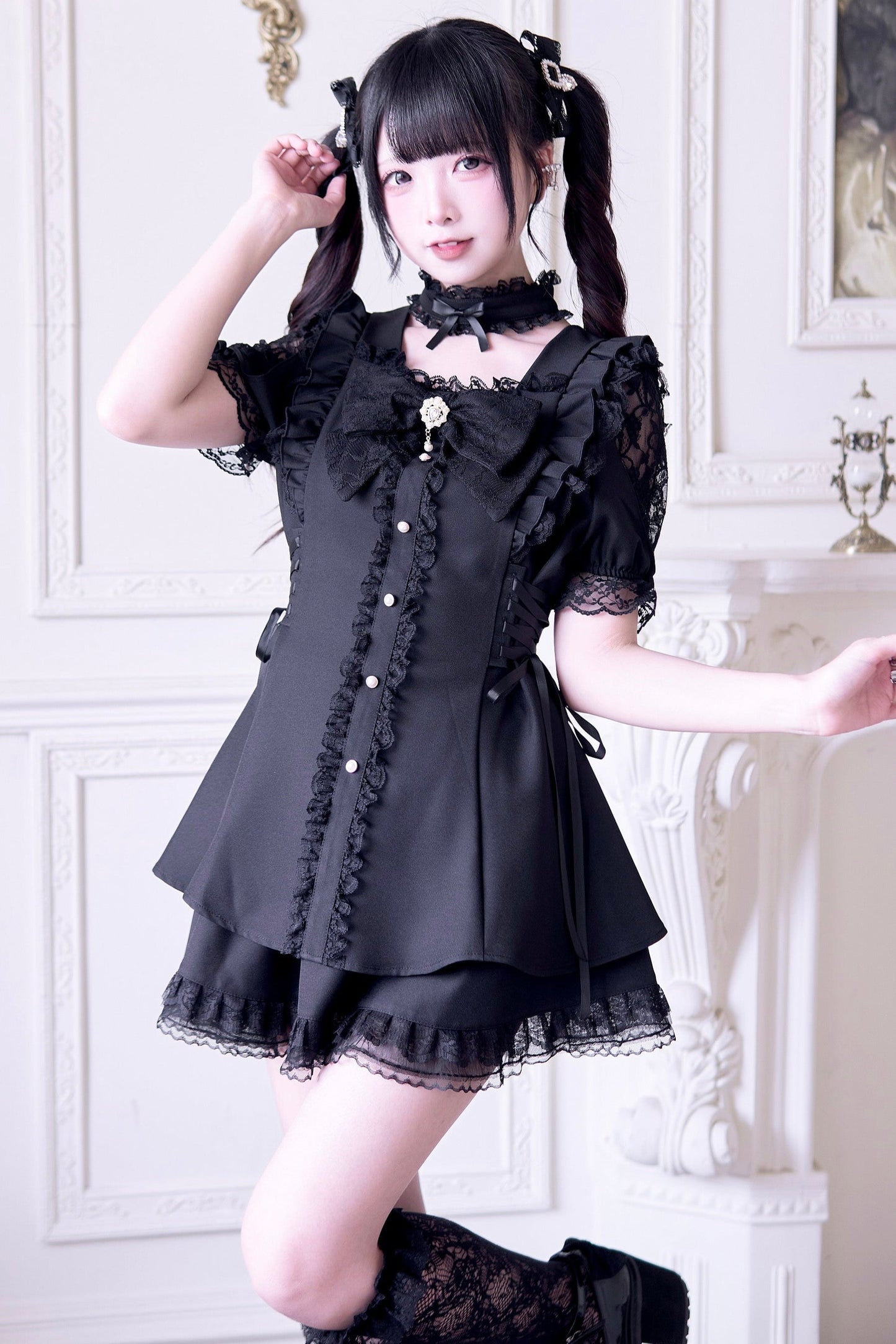 Jirai Stripe Lace Puff Sleeve Top + Short Skirt