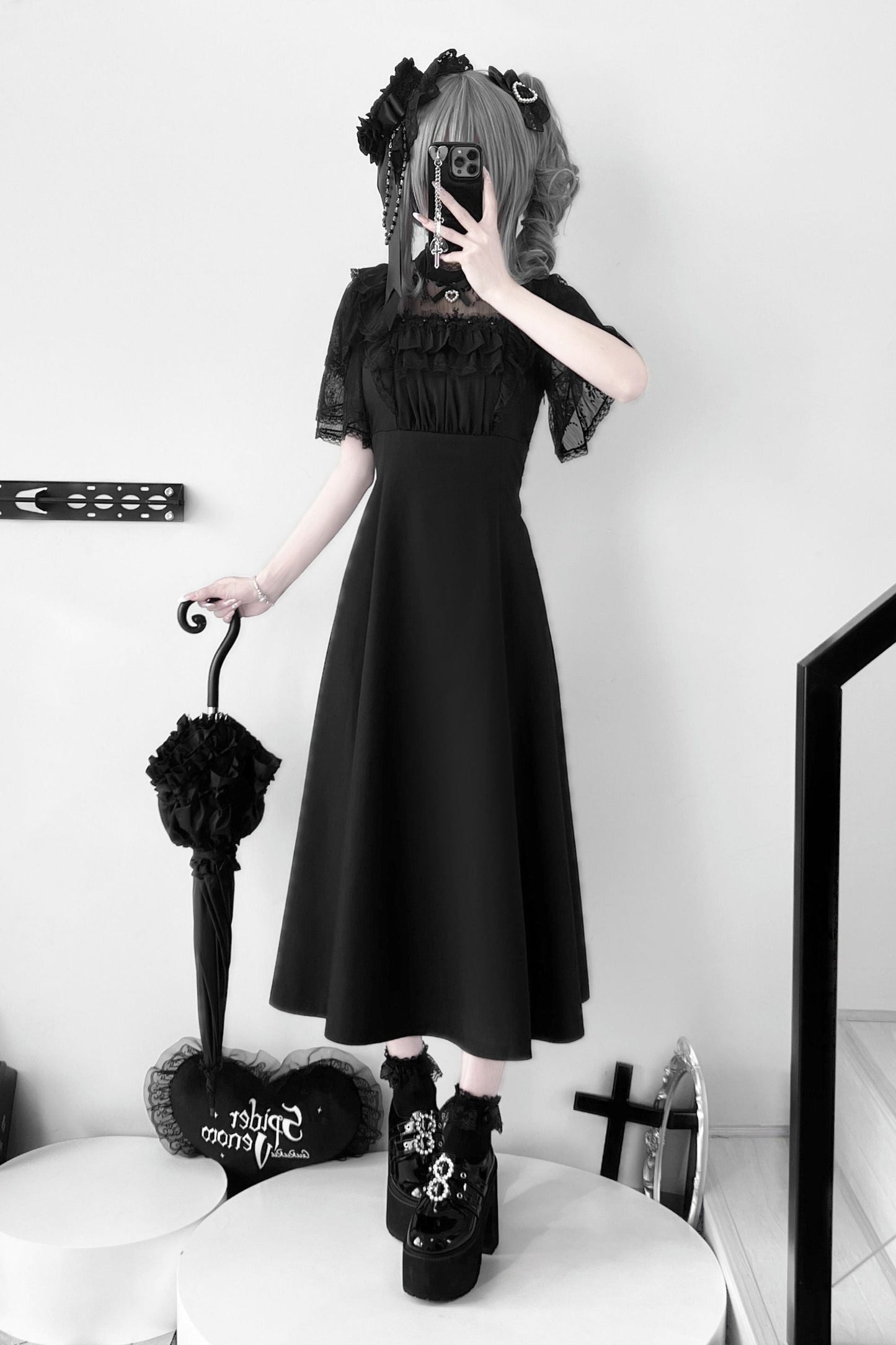 [pre-order] Lace Pearl Sheer Sleeve Long Dress