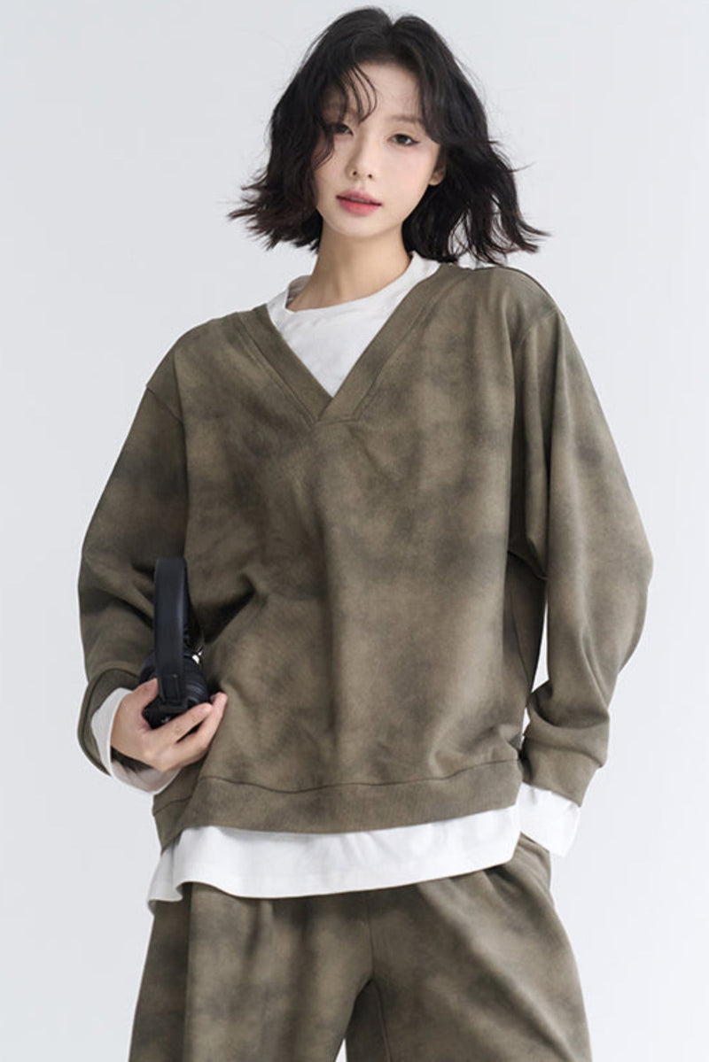 Museum Style Relaxed Top + Loose Pants