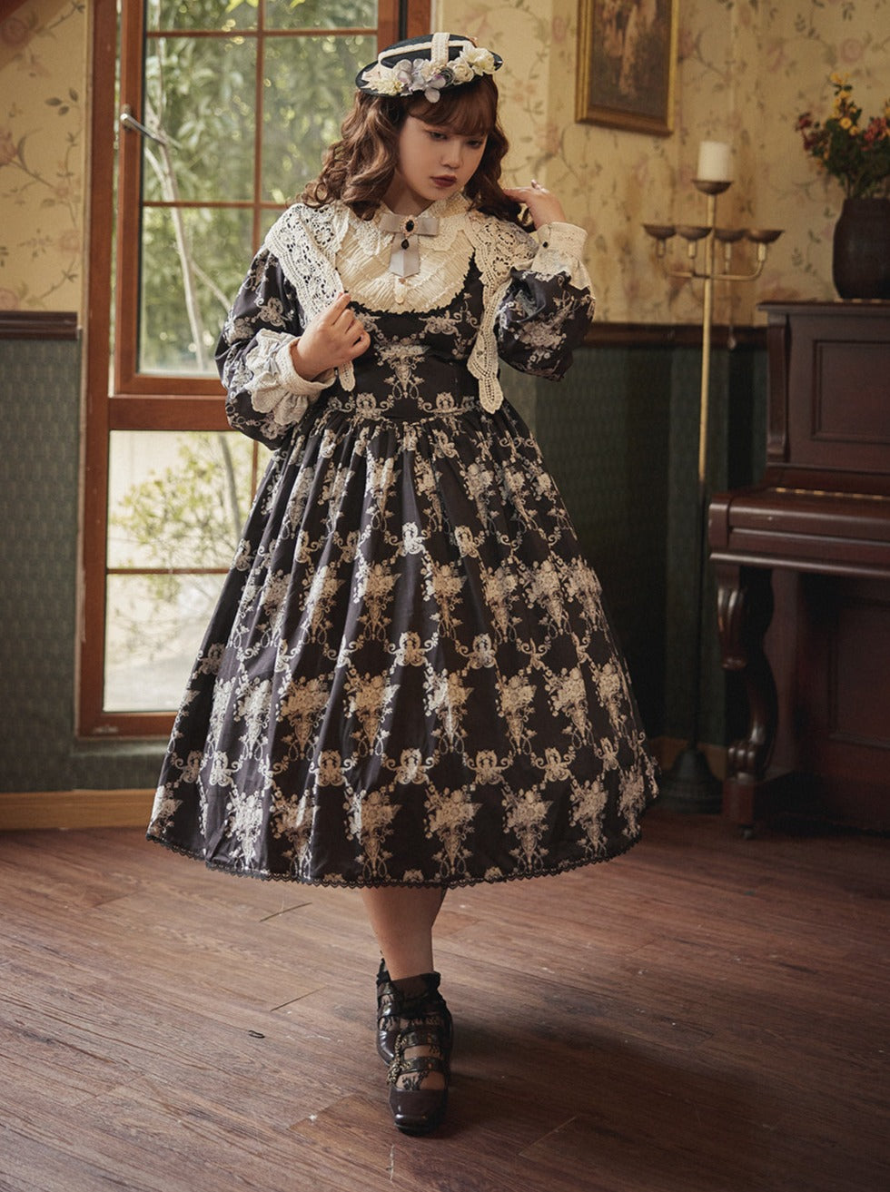 [pre-order] Antique Flower Wall Lolita Retro Cake Pendant Dress