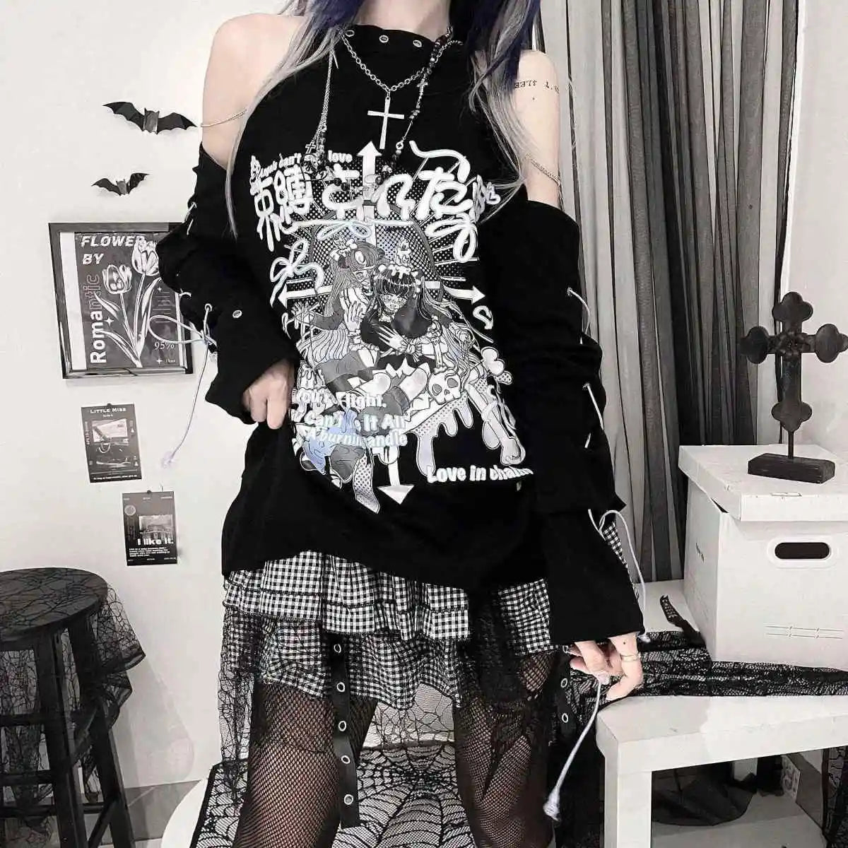 Gothic Pullover
