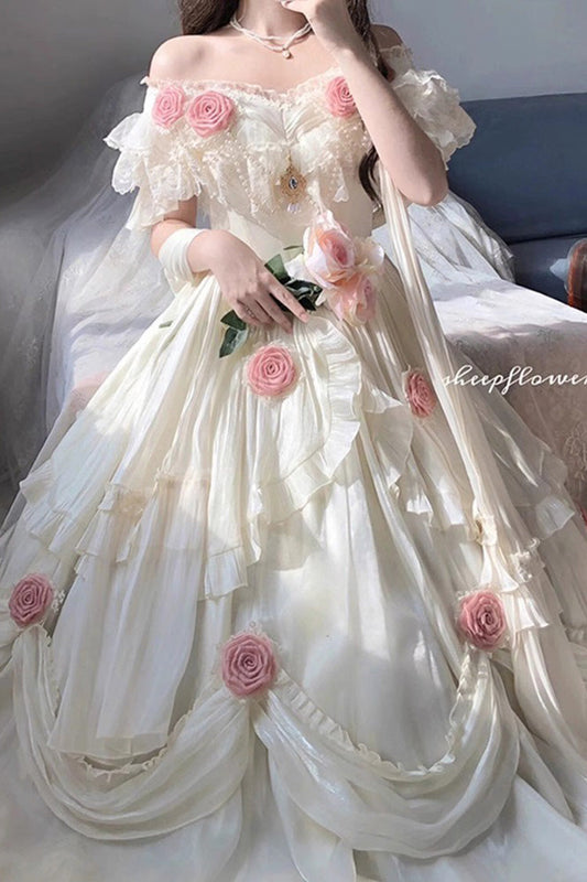 Finely Styled Dress with a Classic Vintage Look