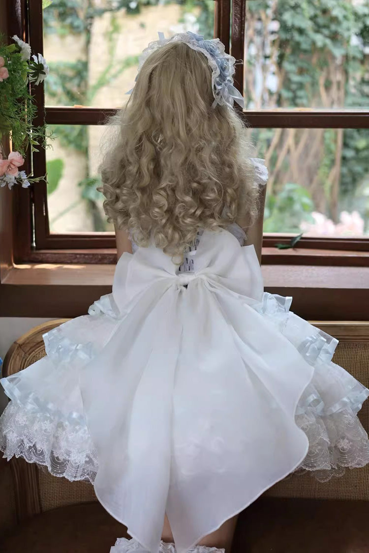 Finely Styled Dress with a Classic Vintage Look