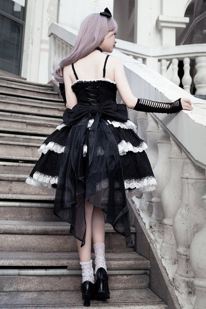 Subtly Elegant Dress with a Refined Vintage Look