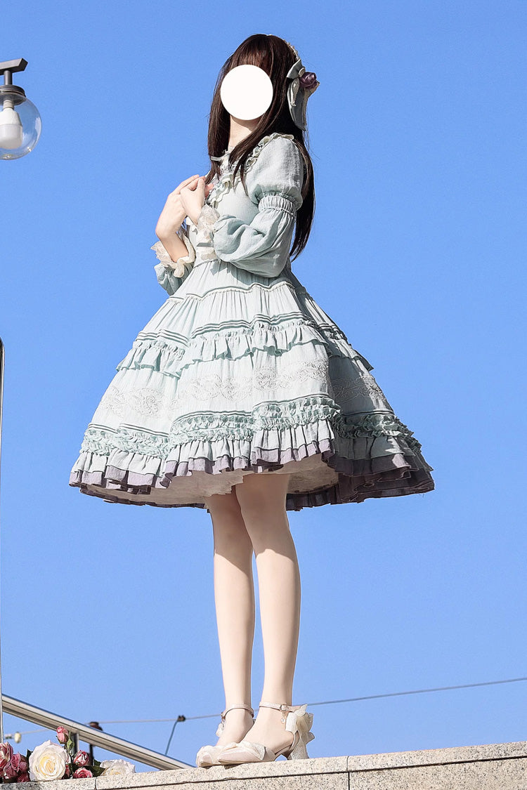 Finely Styled Dress with a Classic Vintage Look