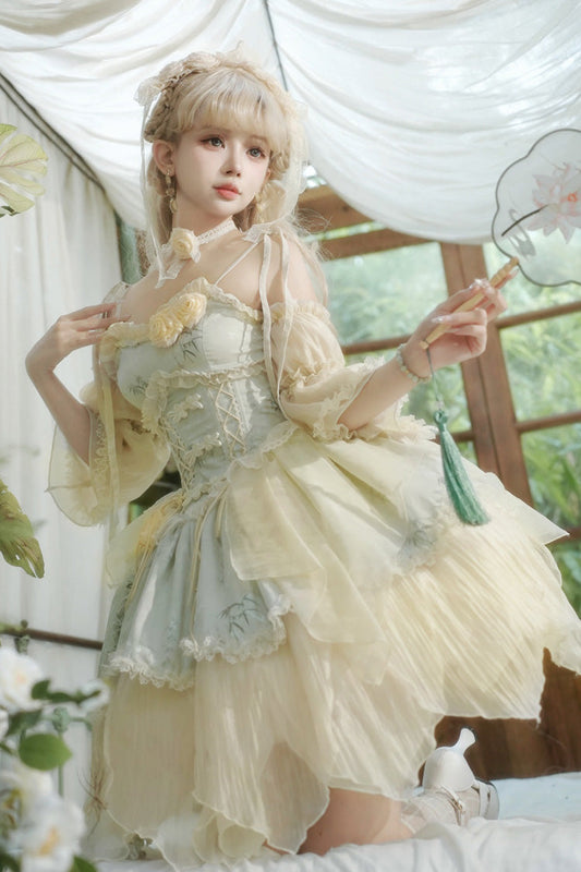 Beautifully Finished Dress in a Timeless Design