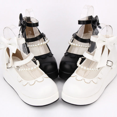 Effortlessly Elegant Shoes with a Timeless Design