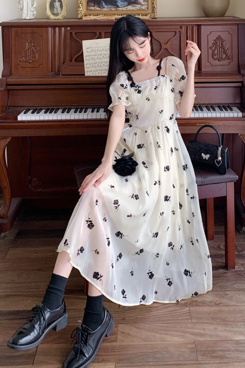 Subtly Elegant Dress with a Refined Vintage Look