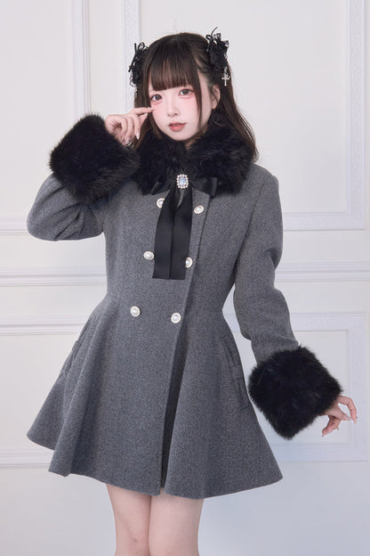 Finely Styled Coat with a Classic Vintage Look