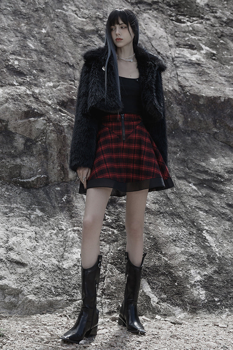 Casually Elegant Garment with a Refined Edge