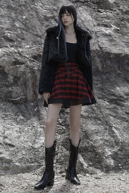 Casually Elegant Garment with a Refined Edge