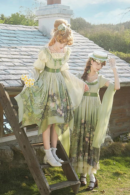 Classic Vintage Dress with a Flattering Fit
