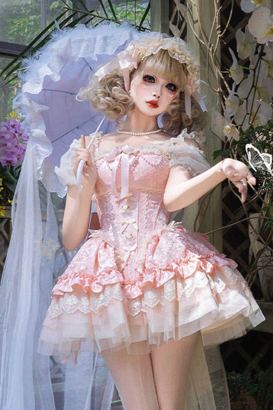 Finely Styled Dress with a Classic Vintage Look