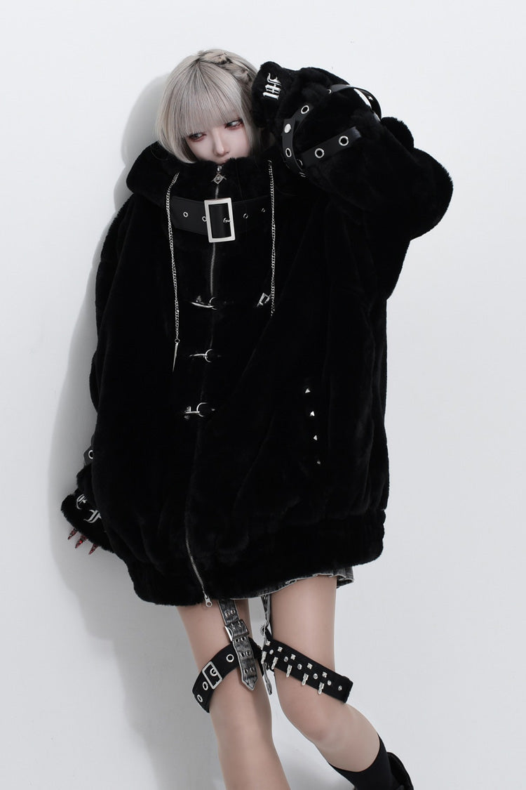 Beautifully Finished Coat in a Timeless Design