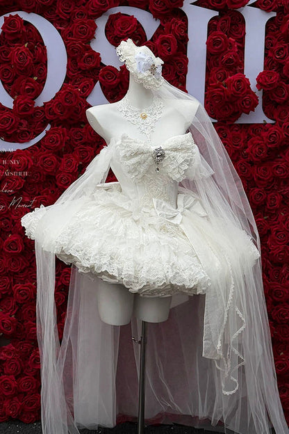 Subtly Elegant Dress with a Refined Vintage Look