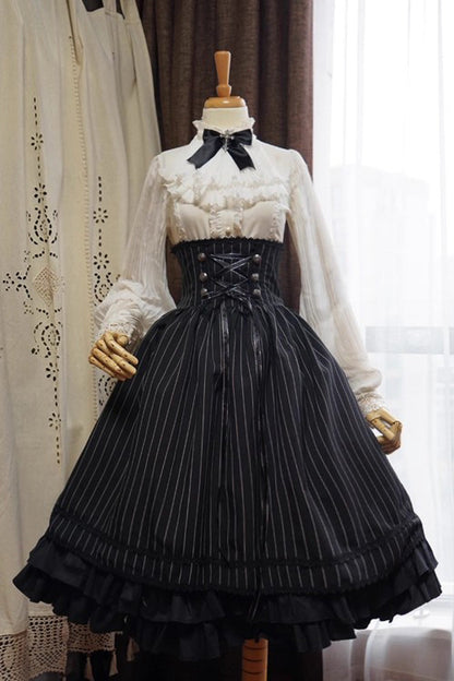 Casually Elegant Garment with a Refined Edge