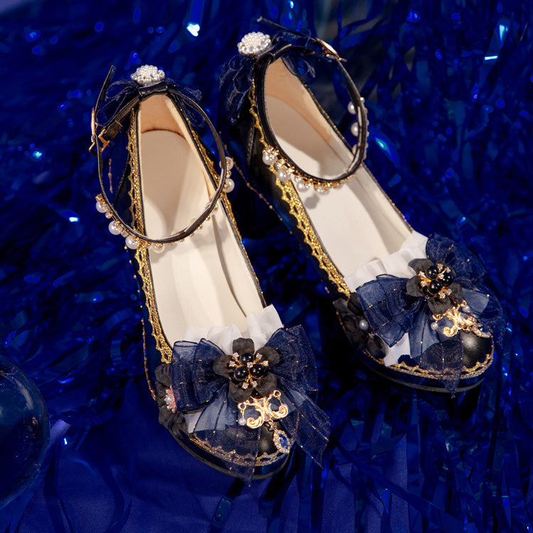 Effortlessly Elegant Heels with a Timeless Design