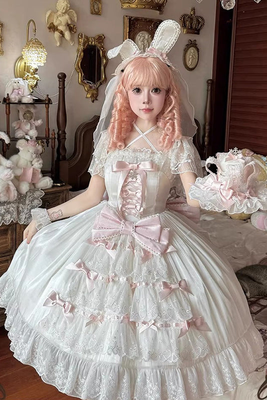 Subtly Elegant Dress with a Refined Vintage Look
