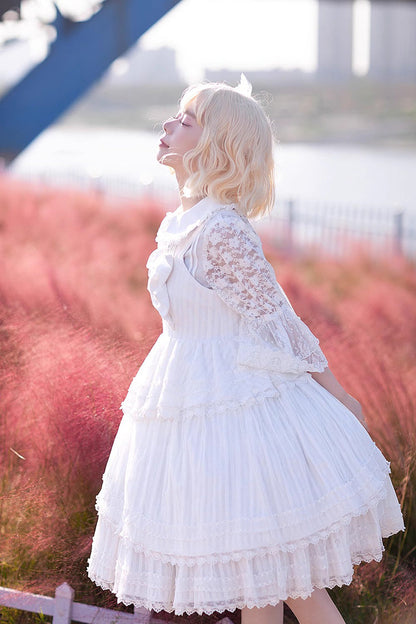 Subtly Elegant Dress with a Refined Vintage Look