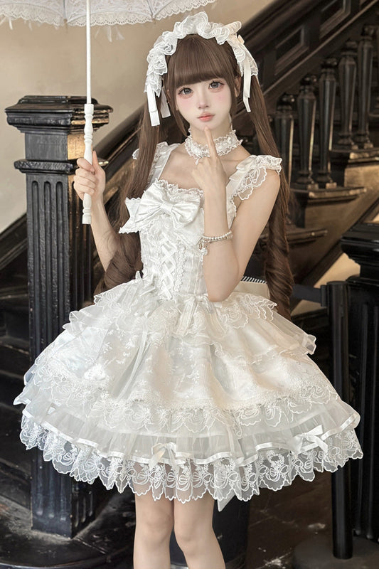 Finely Styled Dress with a Classic Vintage Look