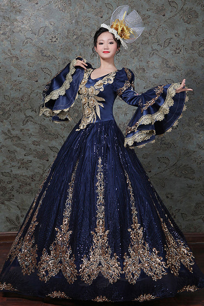 Finely Styled Dress with a Classic Vintage Look