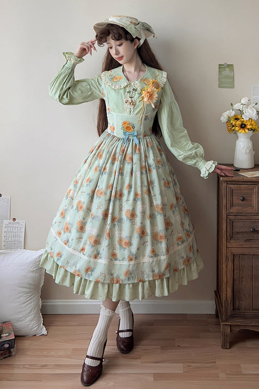 Finely Styled Dress with a Classic Vintage Look